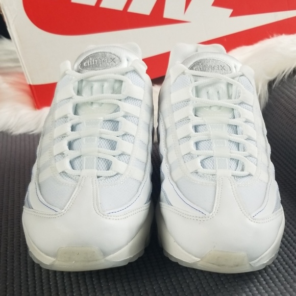 Nike Air Max 95 SE Womens - Picture 3 of 8